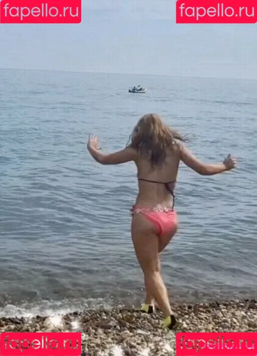 Maisie Smith Onlyfans Photo Gallery 