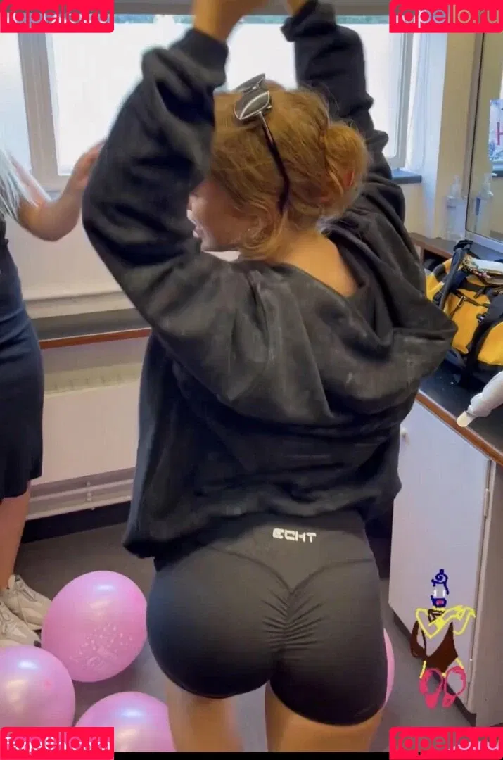 Maisie Smith Onlyfans Photo Gallery 