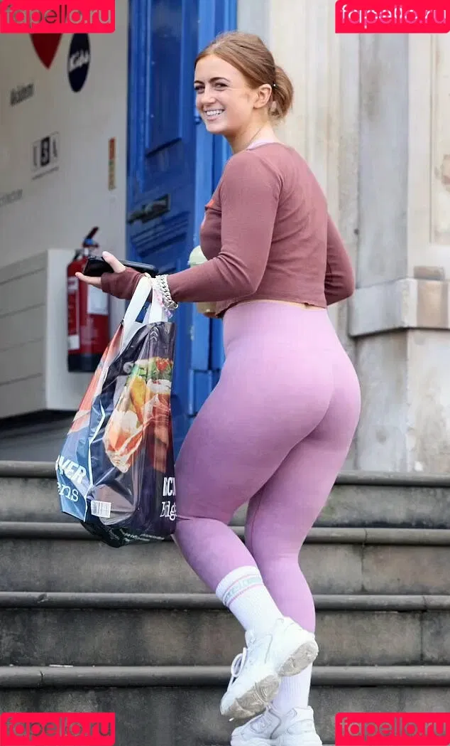Maisie Smith Onlyfans Photo Gallery 