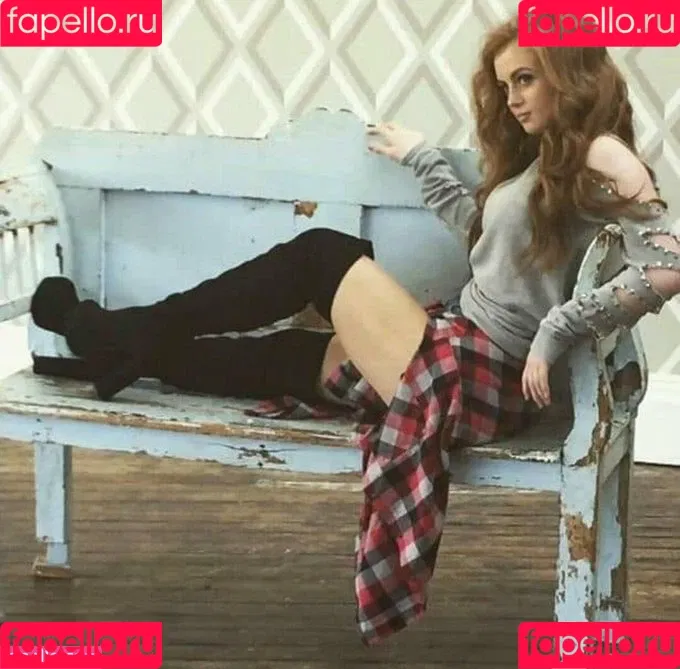 Maisie Smith Onlyfans Photo Gallery 