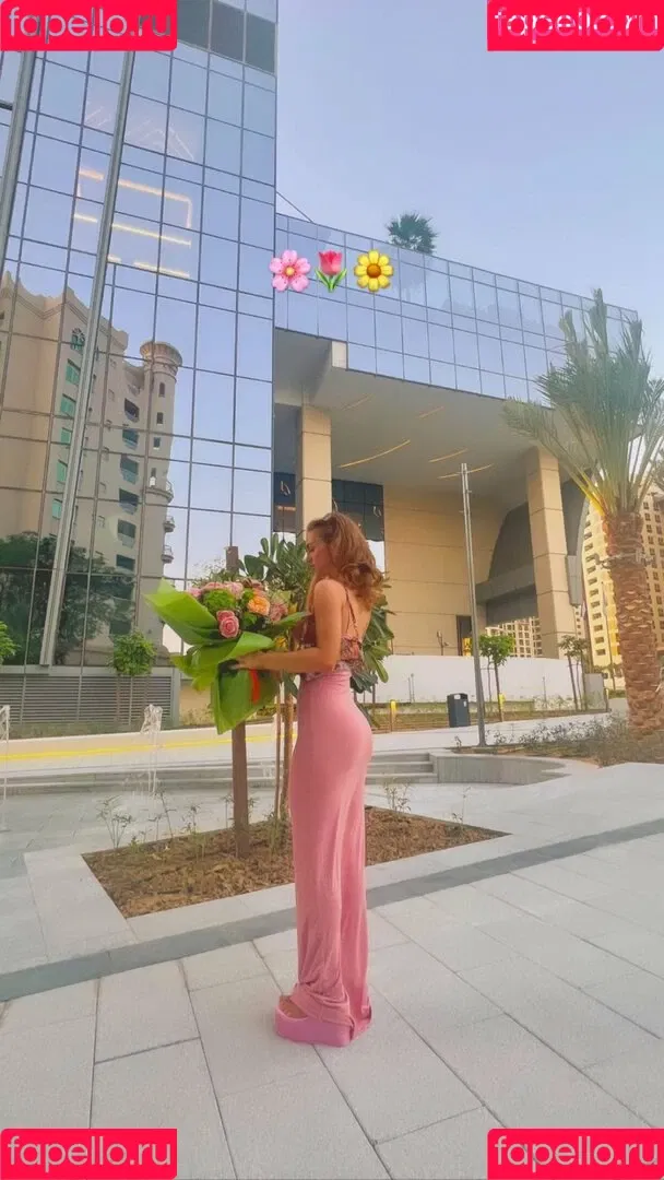 Maisie Smith Onlyfans Photo Gallery 