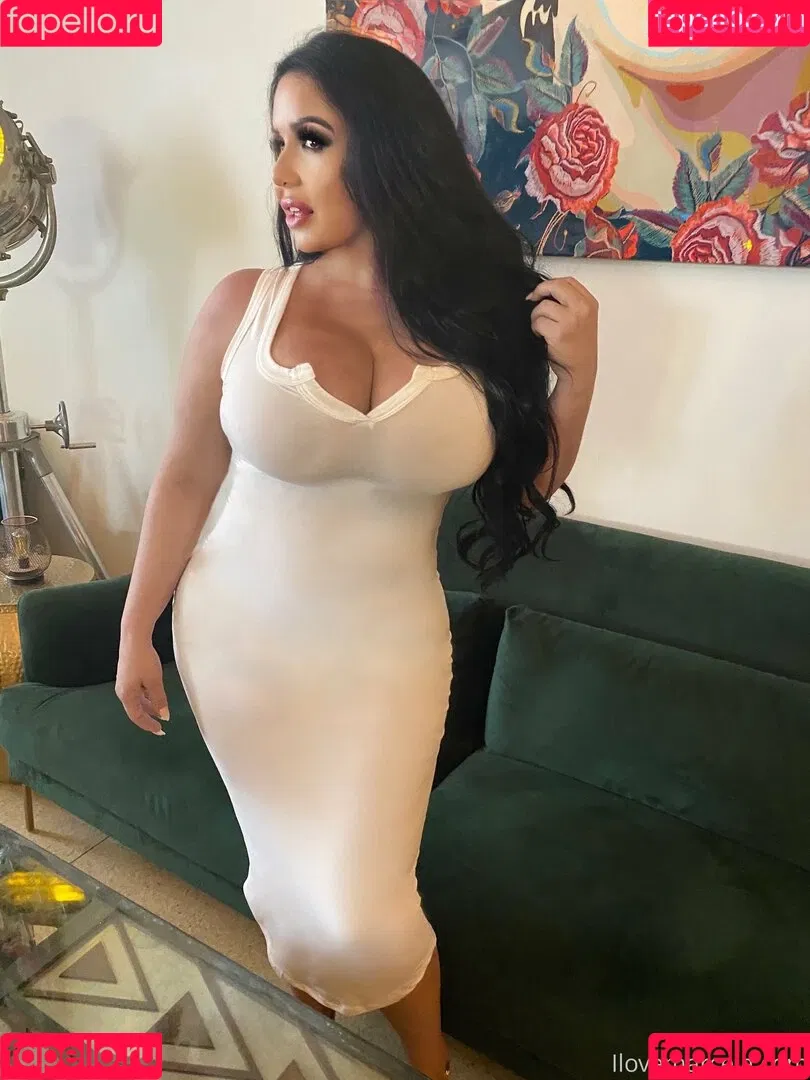 latinamilfnyc Onlyfans Photo Gallery 