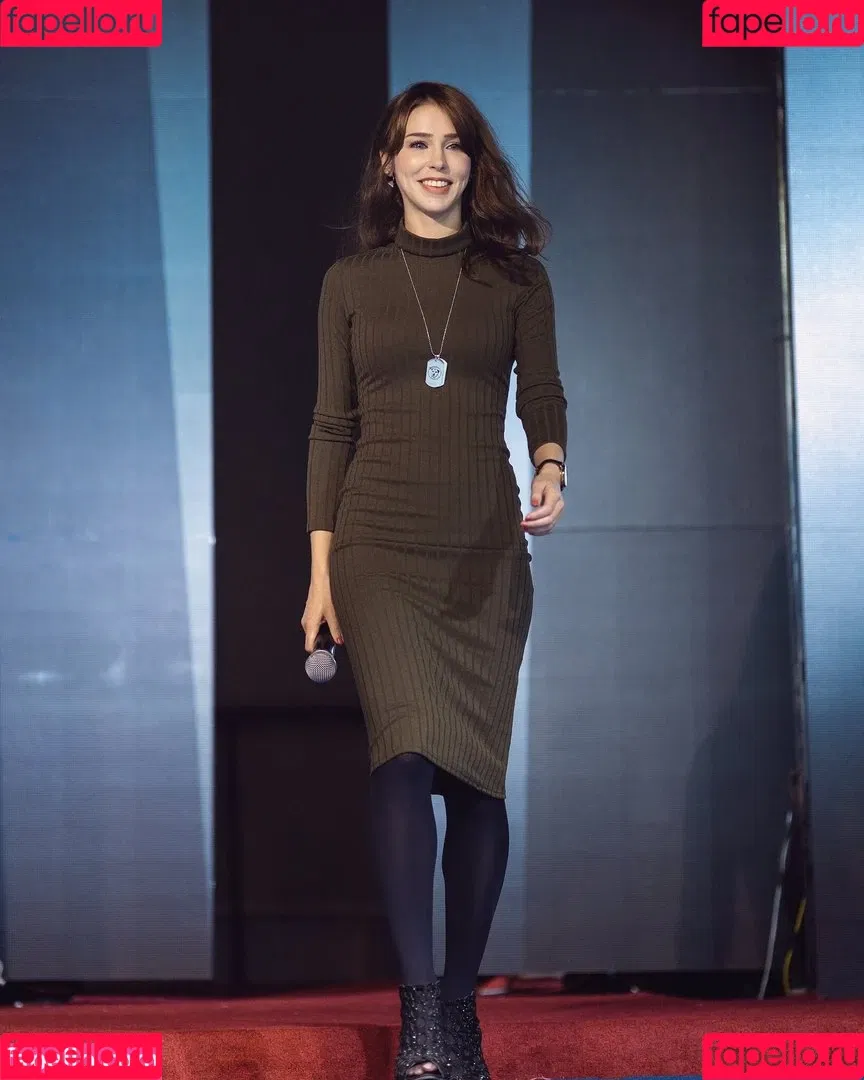 Stefanie Joosten Onlyfans Photo Gallery 