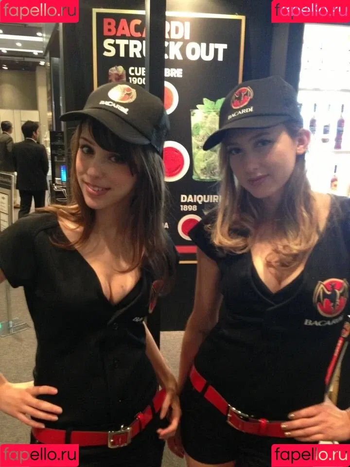 Stefanie Joosten Onlyfans Photo Gallery 