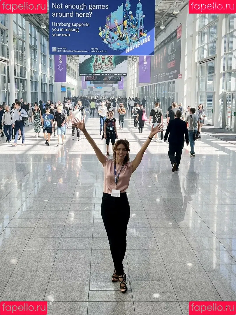 Stefanie Joosten Onlyfans Photo Gallery 