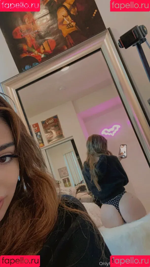 epixemily Onlyfans Photo Gallery 