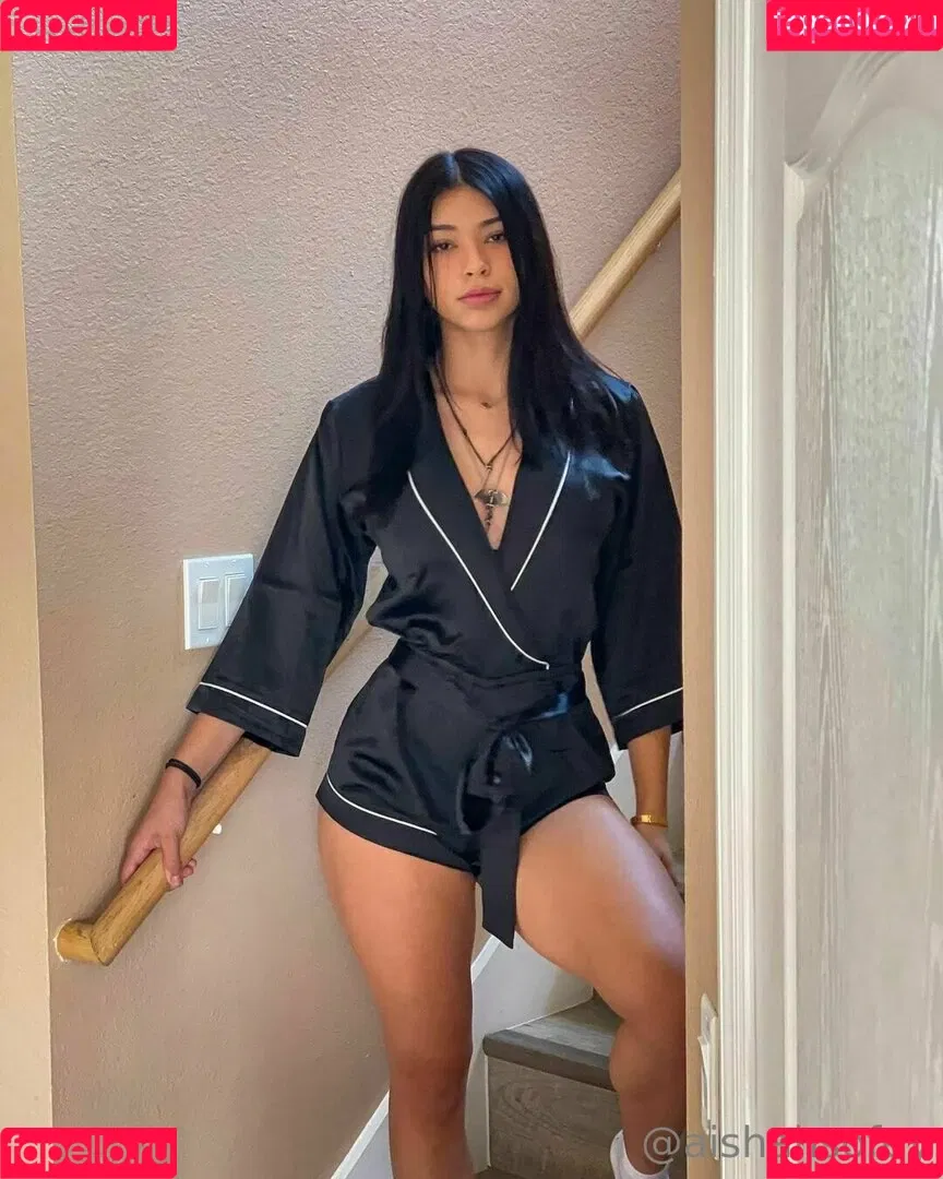 aishahsofey Onlyfans Photo Gallery 