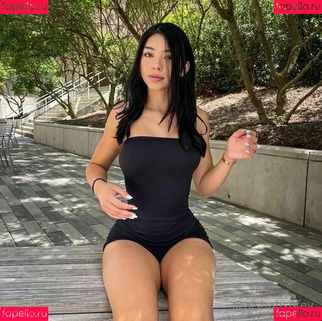 aishahsofey Onlyfans Photo Gallery 