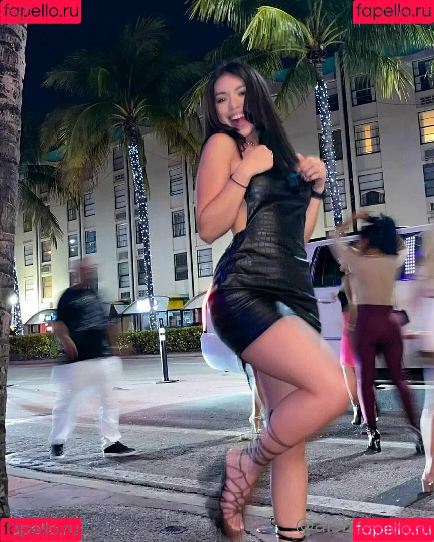 aishahsofey Onlyfans Photo Gallery 