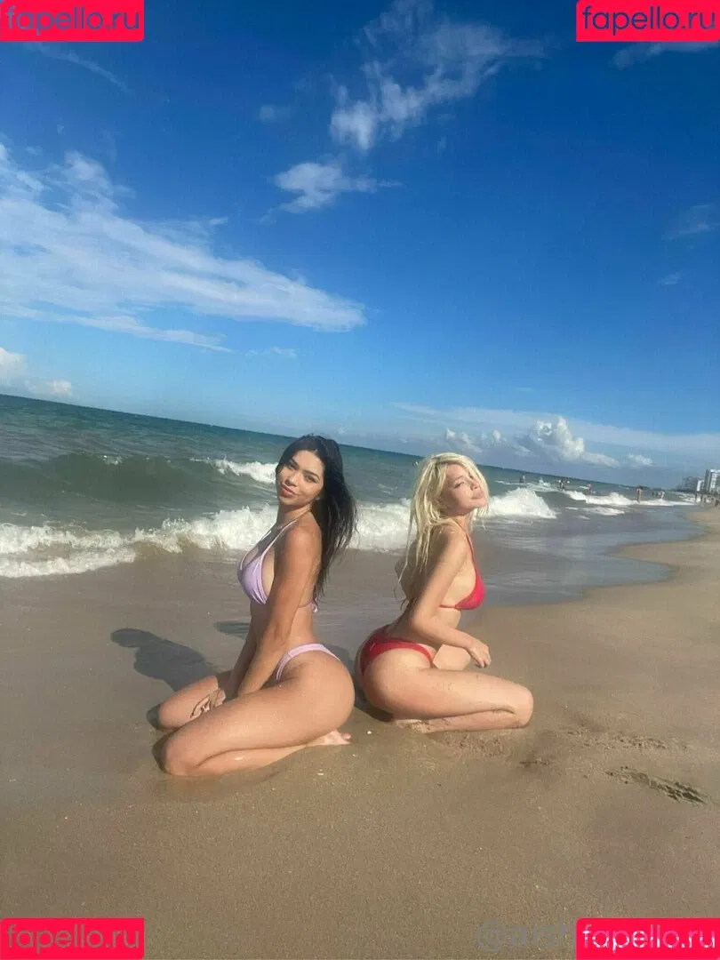 aishahsofey Onlyfans Photo Gallery 