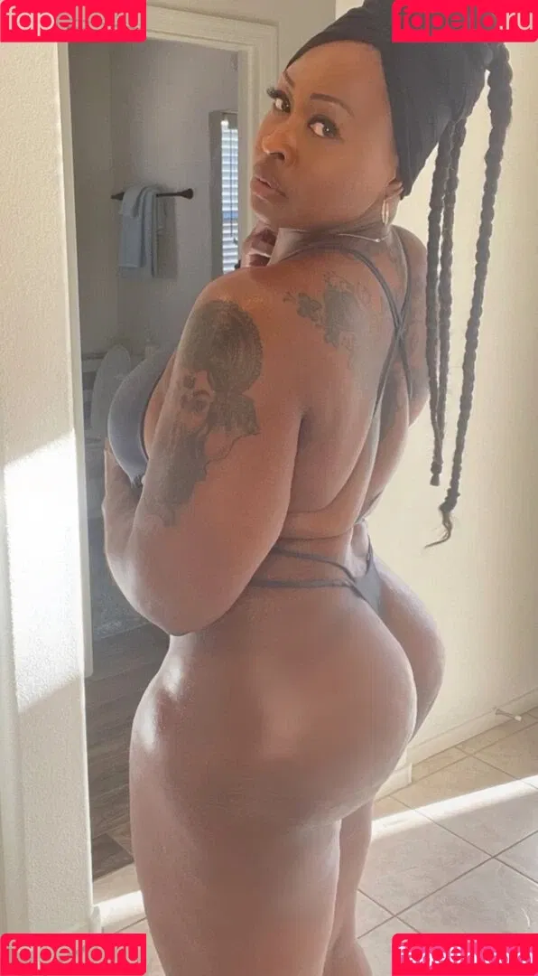 Monna White Onlyfans Photo Gallery 