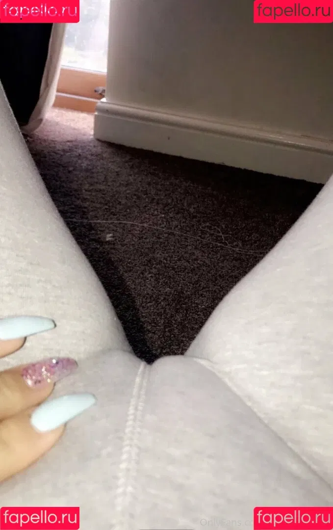 moreofscarlet Onlyfans Photo Gallery 
