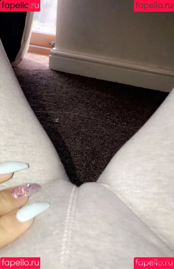 moreofscarlet Onlyfans Photo Gallery 