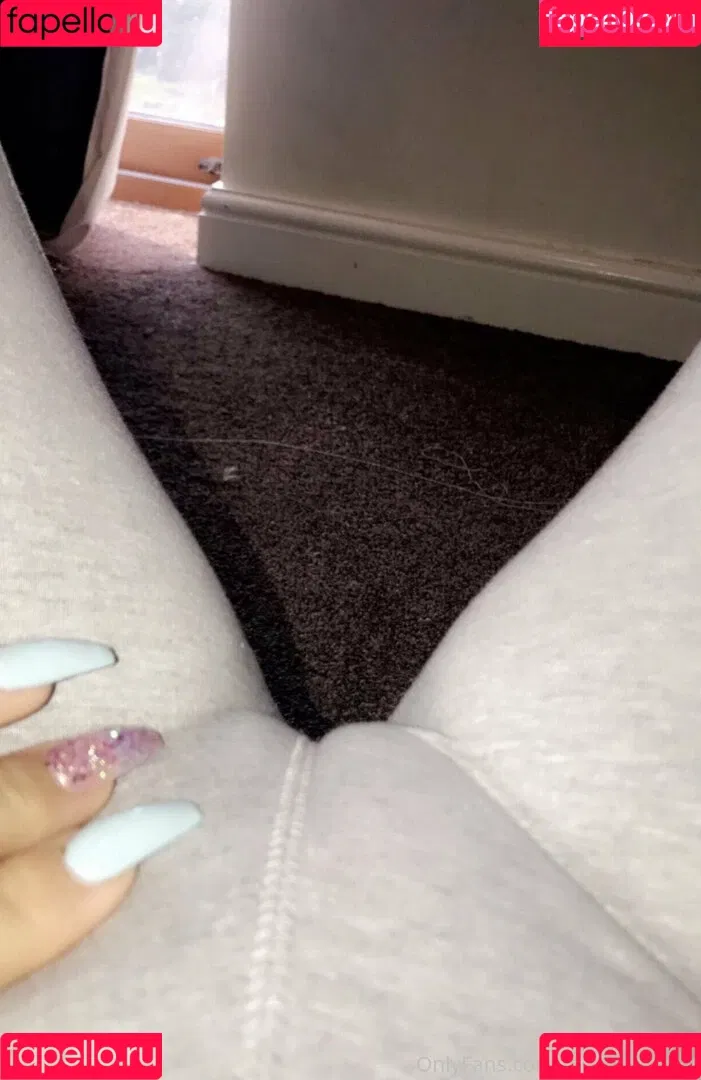 moreofscarlet Onlyfans Photo Gallery 