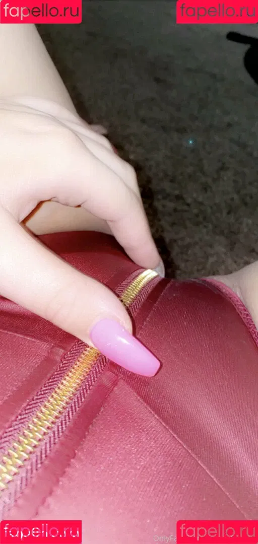 moreofscarlet Onlyfans Photo Gallery 