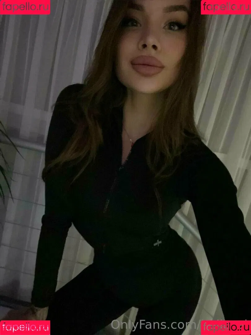 bella_lla Onlyfans Photo Gallery 