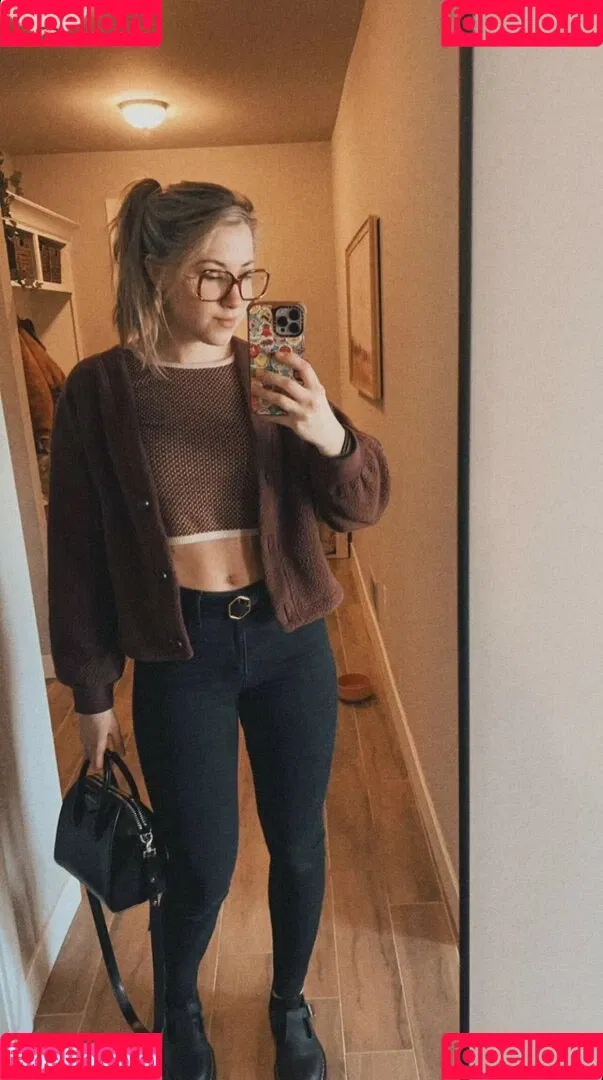 Pineapplebrat Onlyfans Photo Gallery 