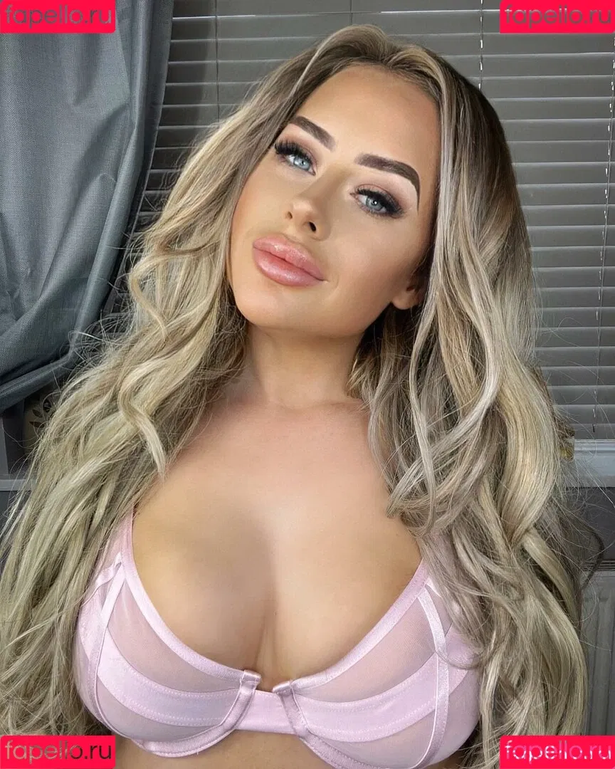 Rosie Rendell Onlyfans Photo Gallery 