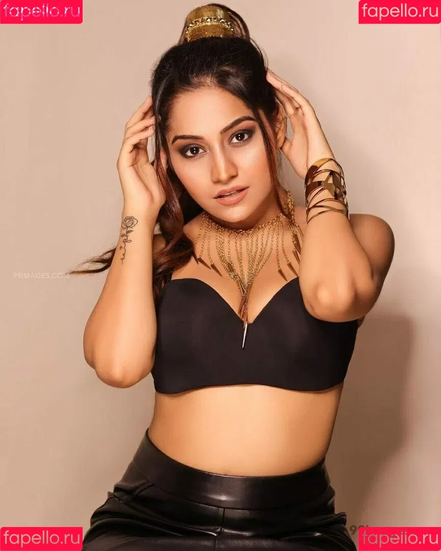 Simran Kaur Hundal Onlyfans Photo Gallery 