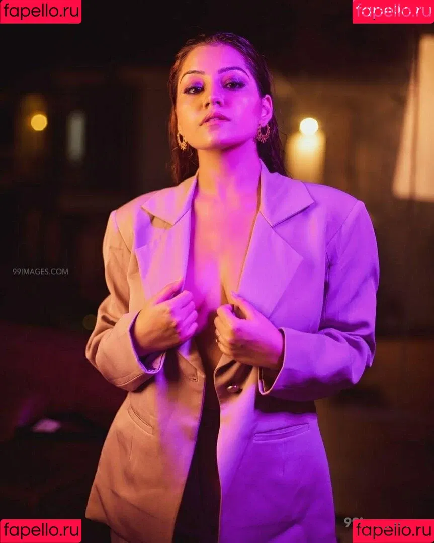 Simran Kaur Hundal Onlyfans Photo Gallery 