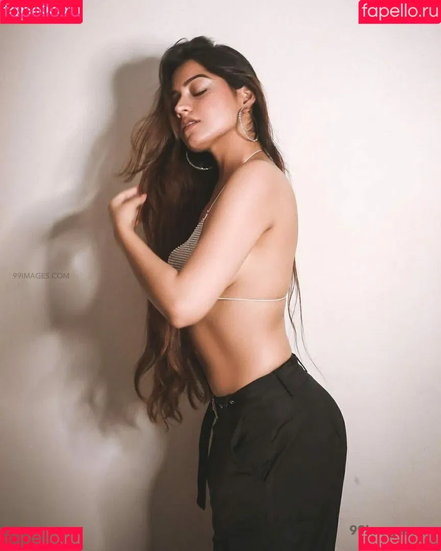 Simran Kaur Hundal Onlyfans Photo Gallery 