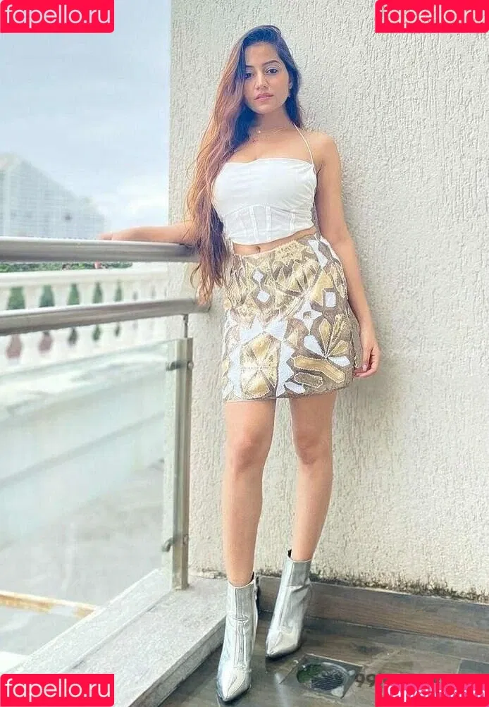 Simran Kaur Hundal Onlyfans Photo Gallery 