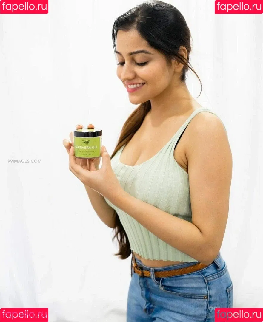 Simran Kaur Hundal Onlyfans Photo Gallery 