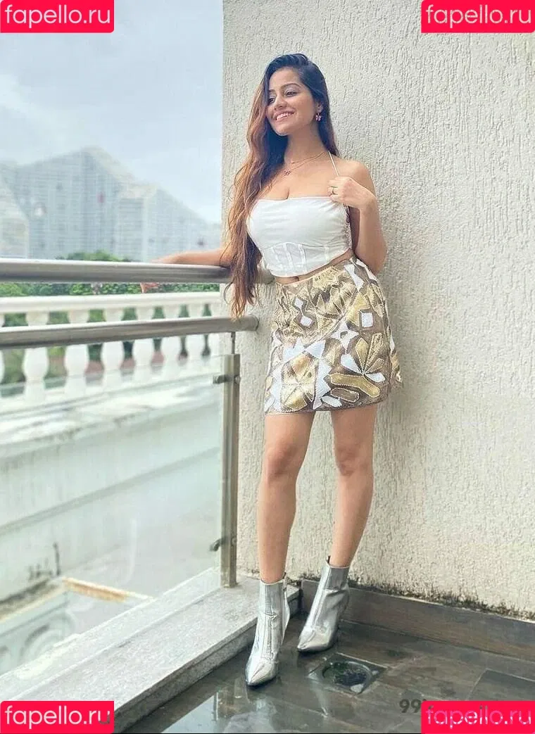 Simran Kaur Hundal Onlyfans Photo Gallery 