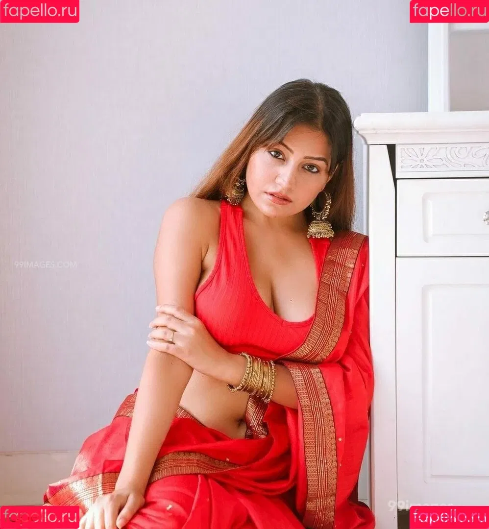 Simran Kaur Hundal Onlyfans Photo Gallery 