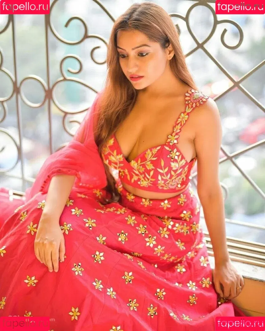 Simran Kaur Hundal Onlyfans Photo Gallery 