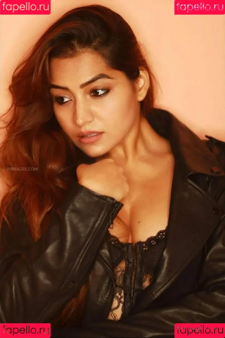 Simran Kaur Hundal Onlyfans Photo Gallery 
