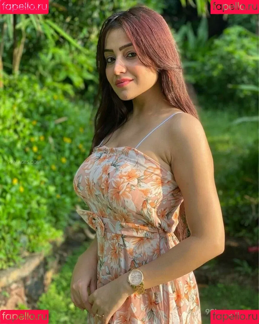 Simran Kaur Hundal Onlyfans Photo Gallery 