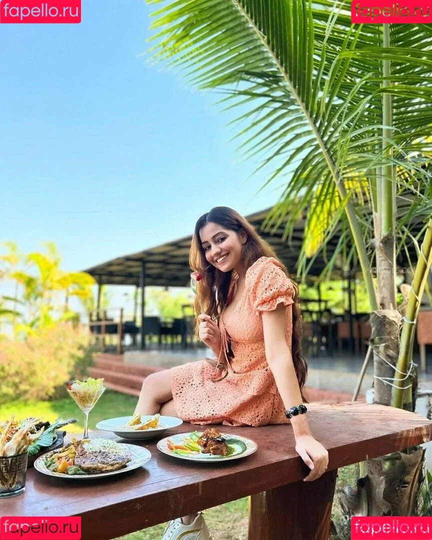 Simran Kaur Hundal Onlyfans Photo Gallery 