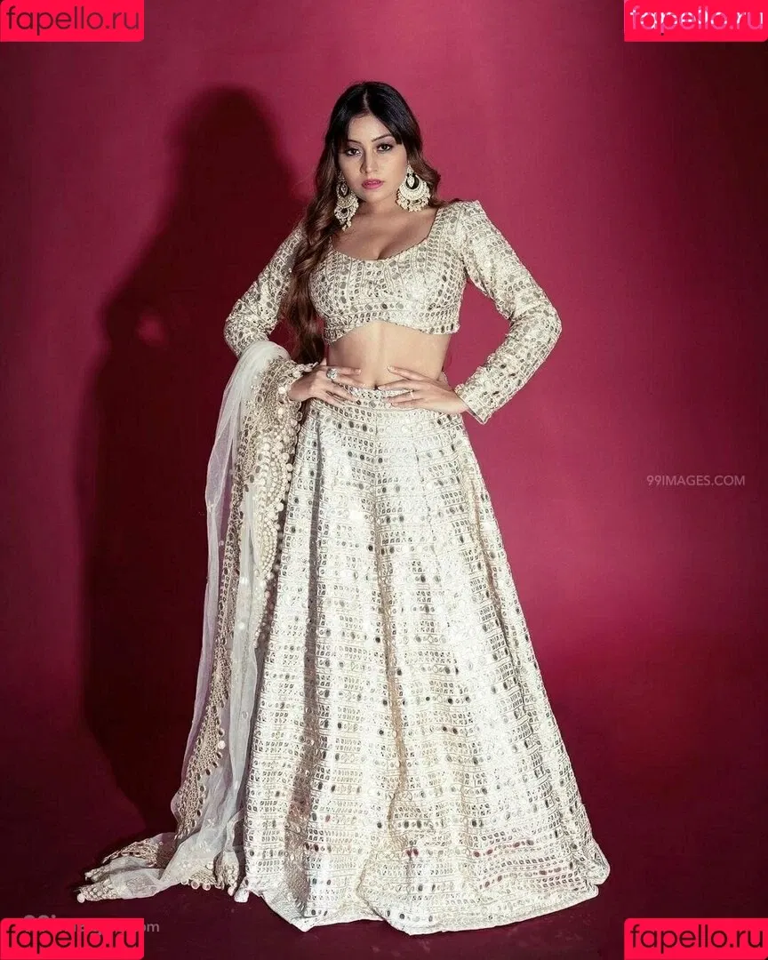 Simran Kaur Hundal Onlyfans Photo Gallery 