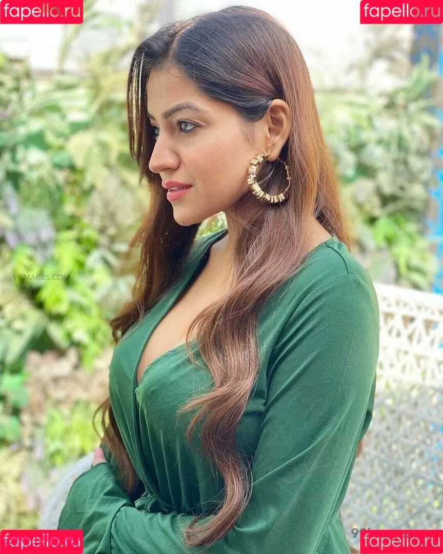 Simran Kaur Hundal Onlyfans Photo Gallery 