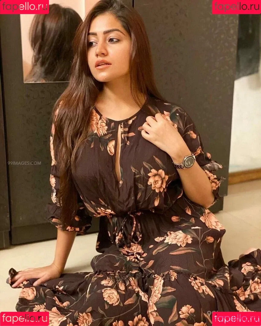 Simran Kaur Hundal Onlyfans Photo Gallery 