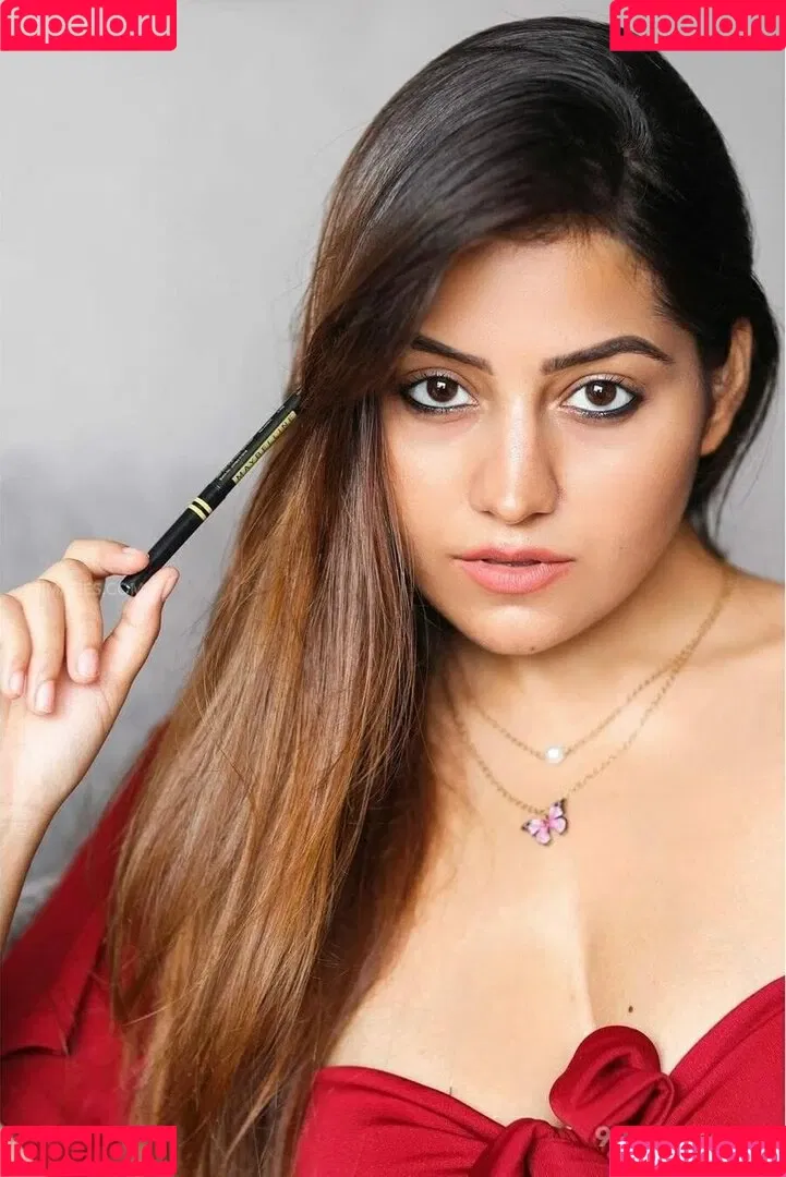 Simran Kaur Hundal Onlyfans Photo Gallery 