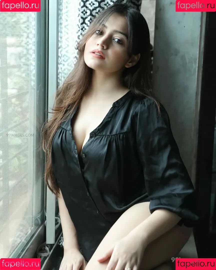 Simran Kaur Hundal Onlyfans Photo Gallery 
