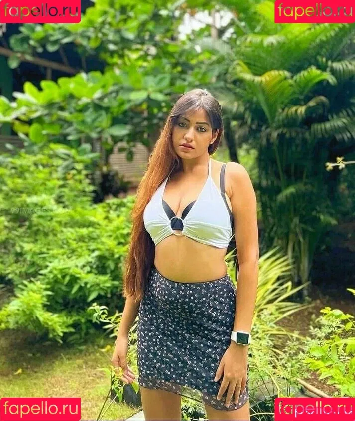 Simran Kaur Hundal Onlyfans Photo Gallery 