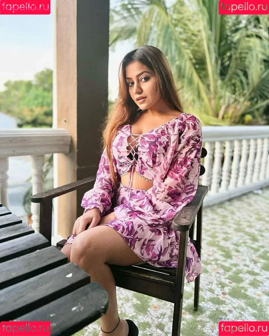Simran Kaur Hundal Onlyfans Photo Gallery 