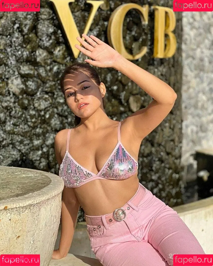 Simran Kaur Hundal Onlyfans Photo Gallery 