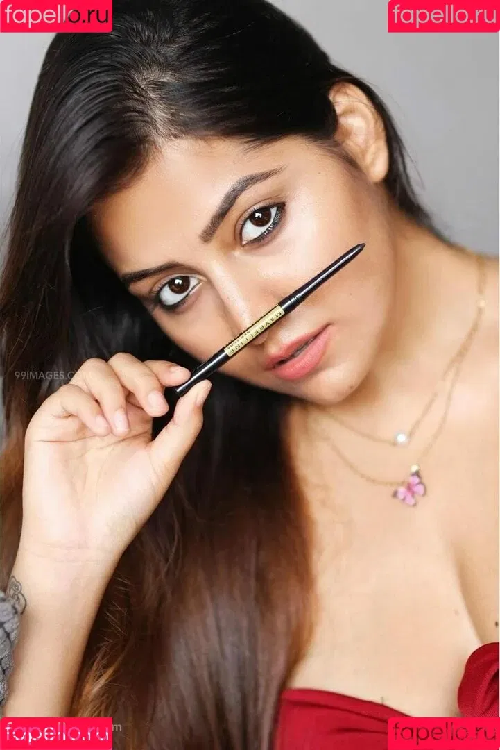 Simran Kaur Hundal Onlyfans Photo Gallery 