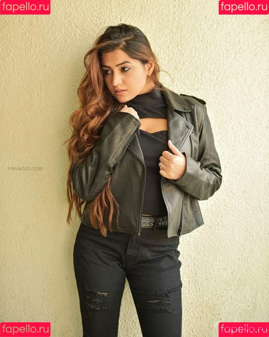 Simran Kaur Hundal Onlyfans Photo Gallery 