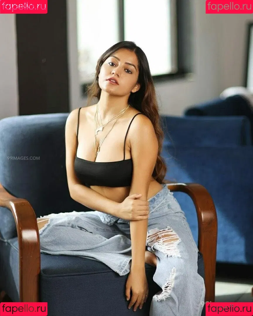 Simran Kaur Hundal Onlyfans Photo Gallery 