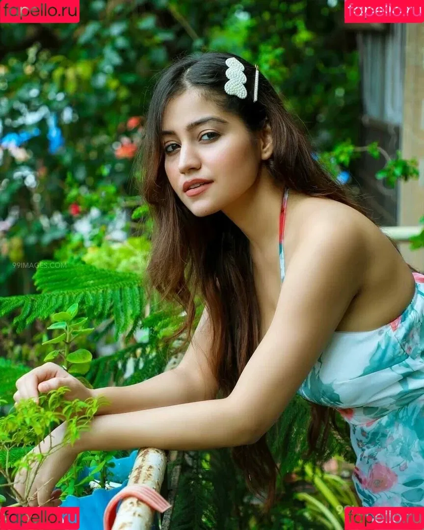 Simran Kaur Hundal Onlyfans Photo Gallery 