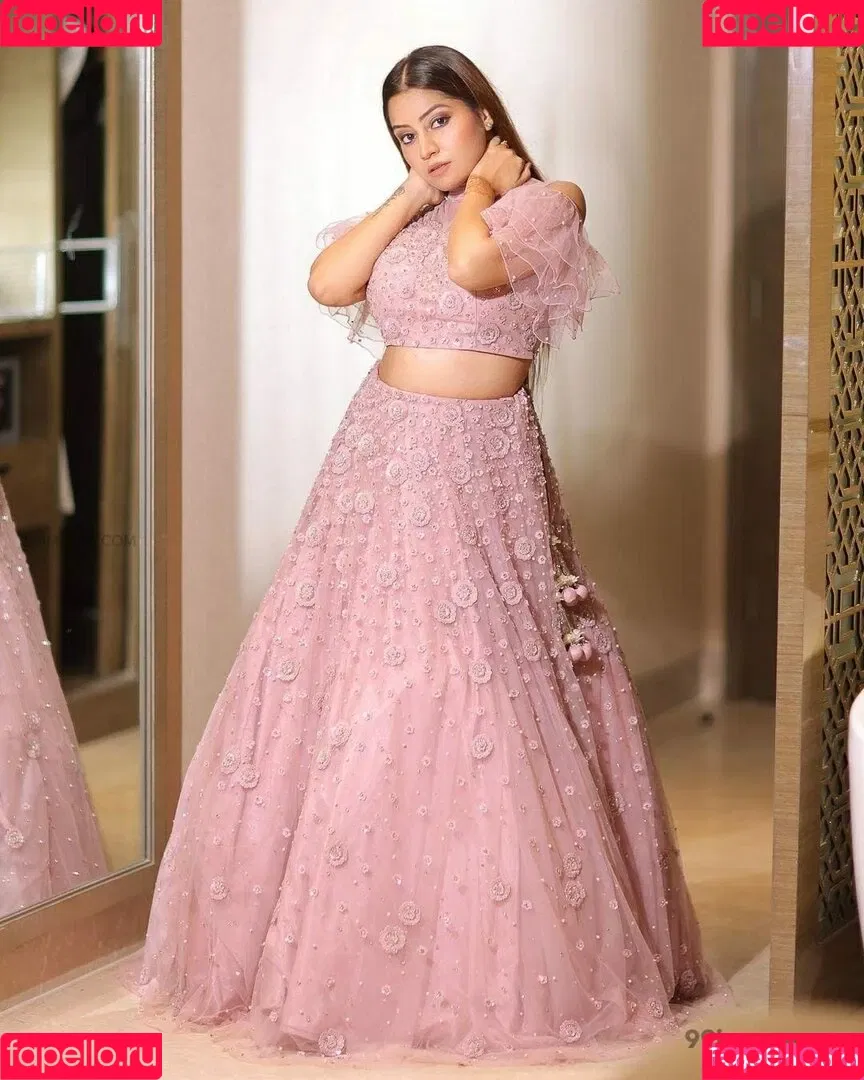 Simran Kaur Hundal Onlyfans Photo Gallery 