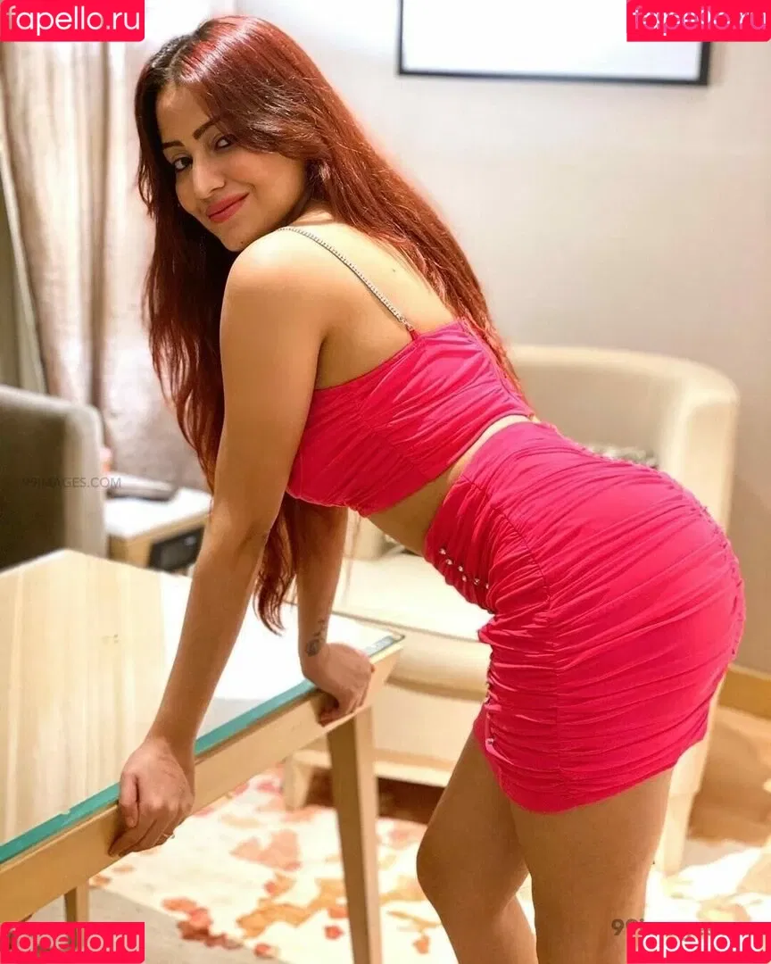 Simran Kaur Hundal Onlyfans Photo Gallery 