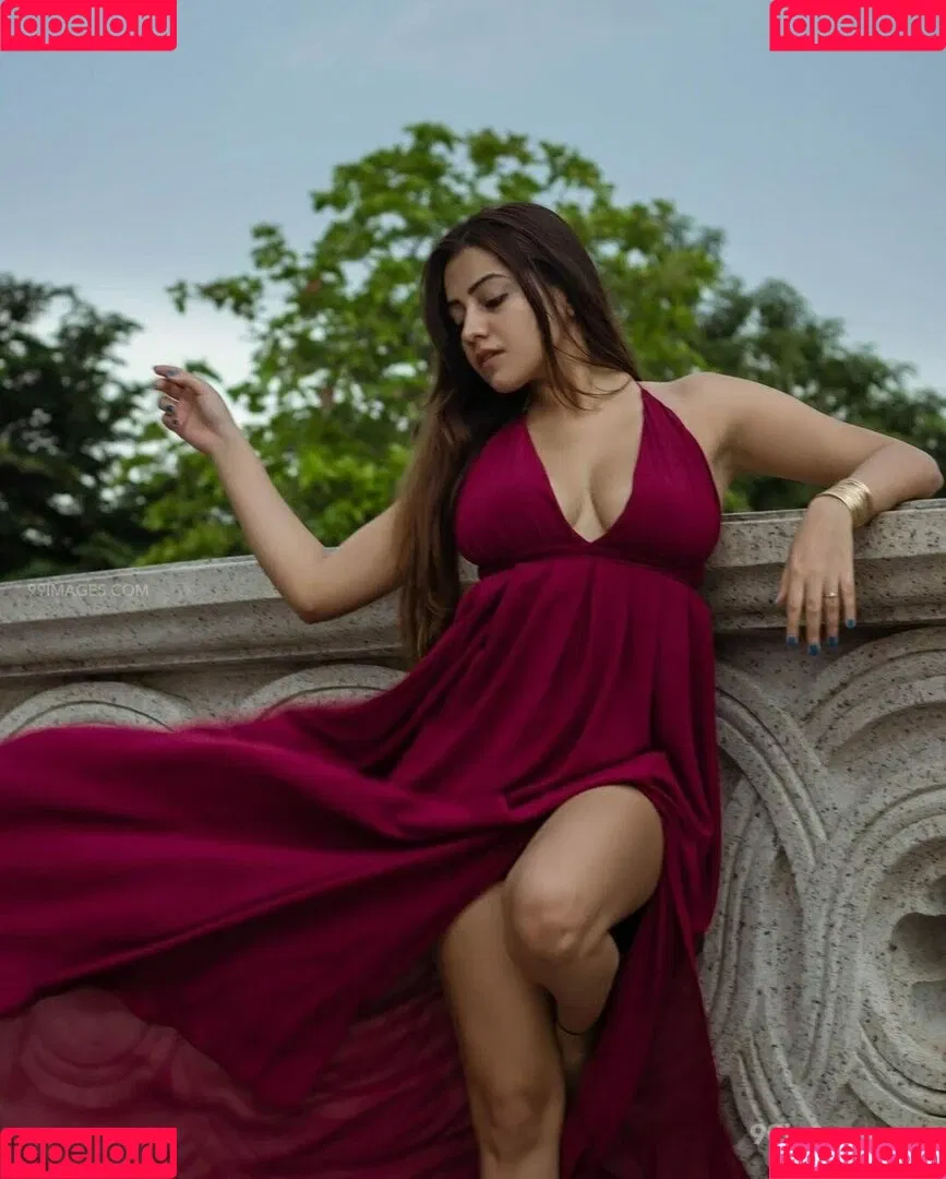 Simran Kaur Hundal Onlyfans Photo Gallery 