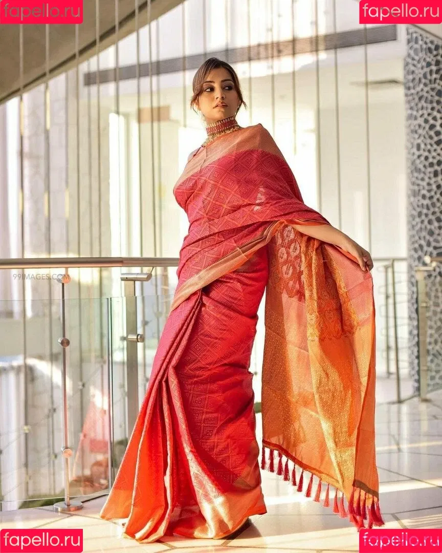 Simran Kaur Hundal Onlyfans Photo Gallery 
