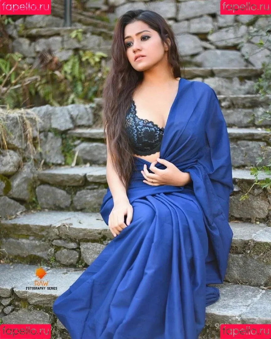 Simran Kaur Hundal Onlyfans Photo Gallery 